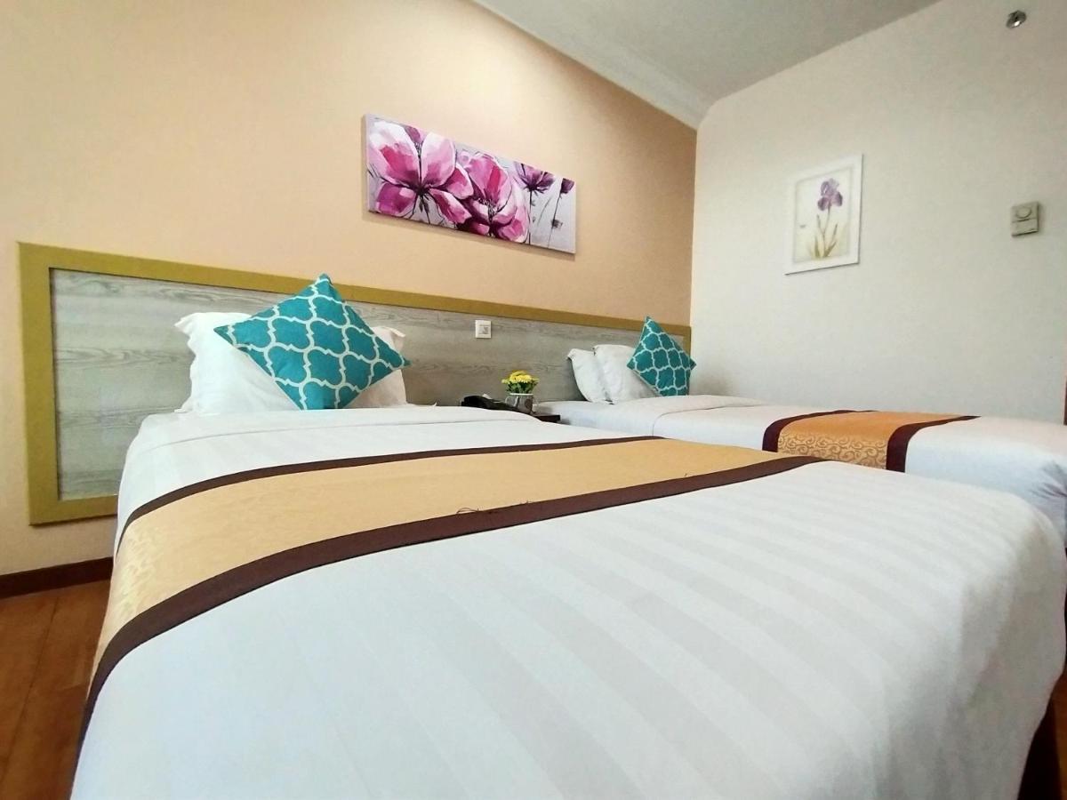 Td Plaza Hotel Kota Kinabalu Buitenkant foto